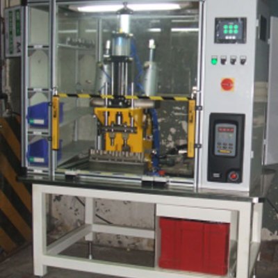 EA111歧管装配机